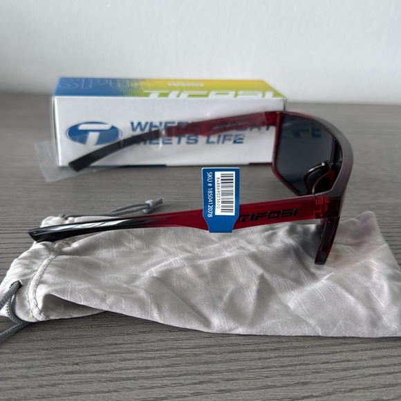 Sunglasses - Picture 2 of 3